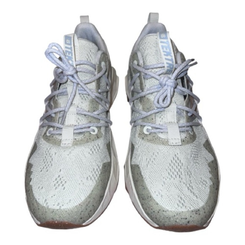 New Balance Tektrel Sneaker in sea salt white
